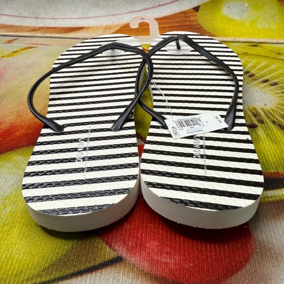 Old Navy Womens Size 11 Black/White Striped Flip-Flops - Picture 9 of 9